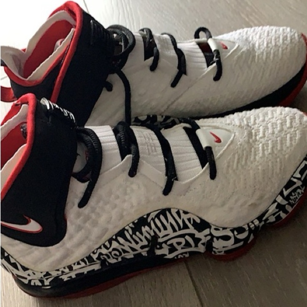 Nike LeBron 17 Graffiti Big Kids White, Black, and Red Sneakers Size 6.5